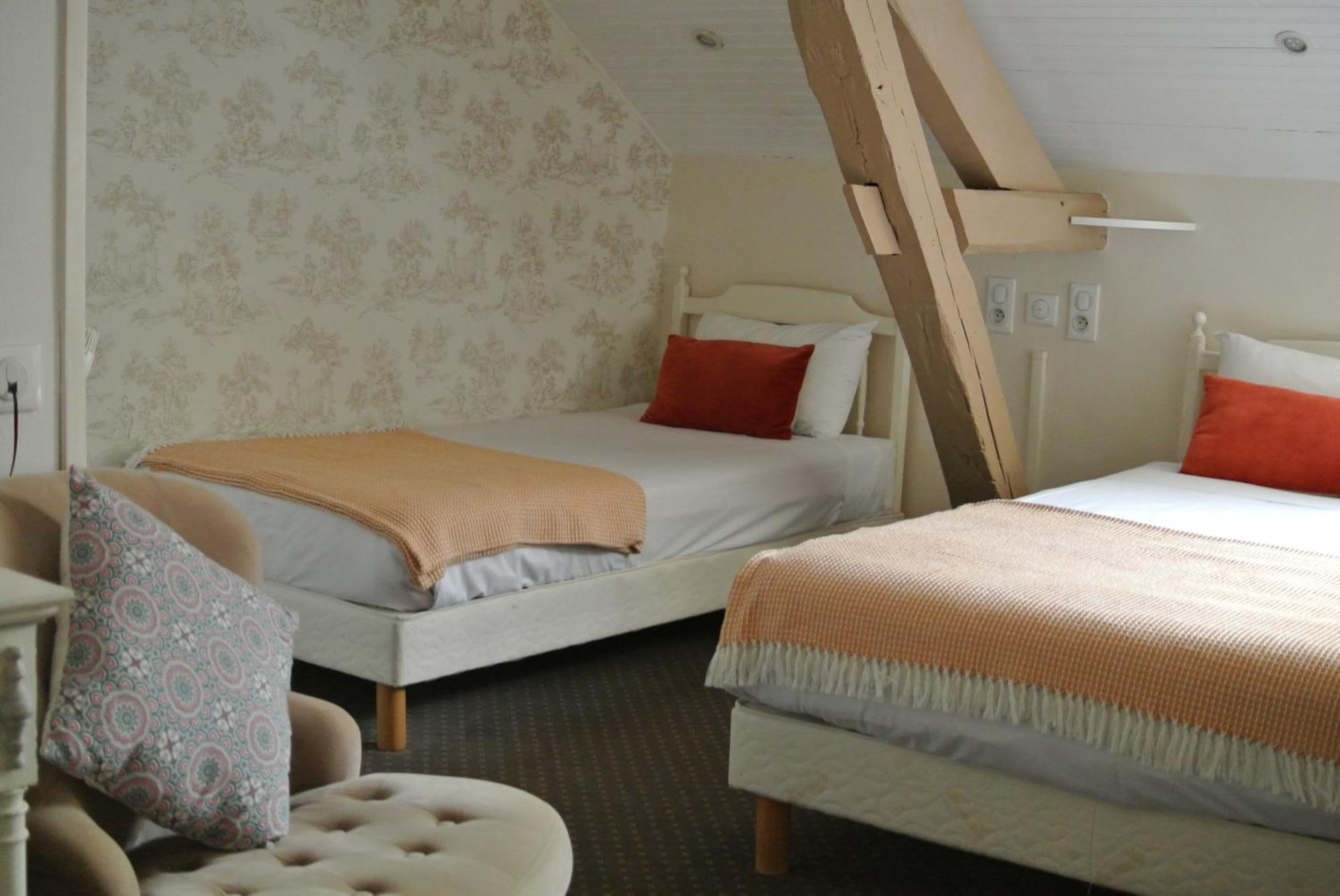 Logis Louise De Savoie Hotel